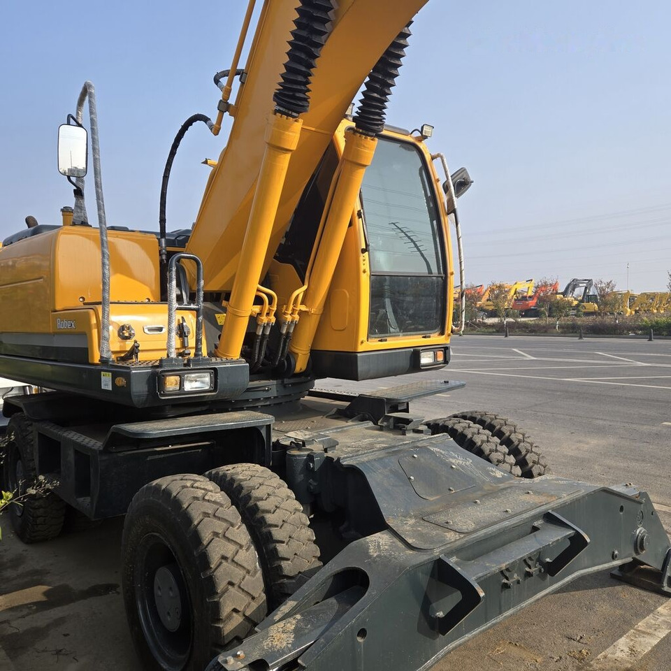 Hyundai R210W-9 - Mobilbagger: das Bild 5 Hyundai R210W-9 - Mobilbagger: das Bild 5