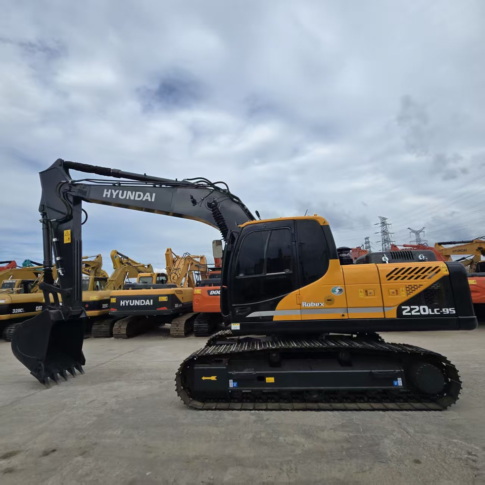 Hyundai R220LC-9S - Kettenbagger: das Bild 1 Hyundai R220LC-9S - Kettenbagger: das Bild 1