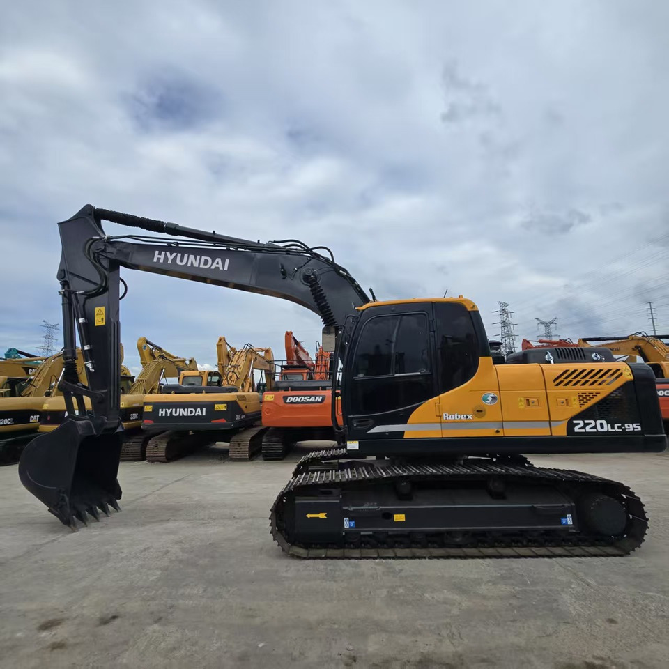 Hyundai R220LC-9S - Kettenbagger: das Bild 4 Hyundai R220LC-9S - Kettenbagger: das Bild 4