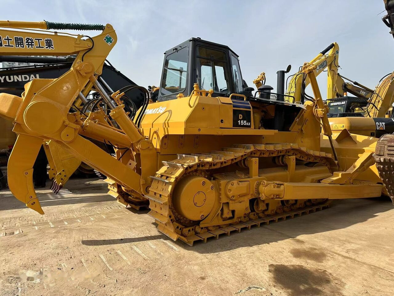 Komatsu D155A-5 - Bulldozer: das Bild 1 Komatsu D155A-5 - Bulldozer: das Bild 1