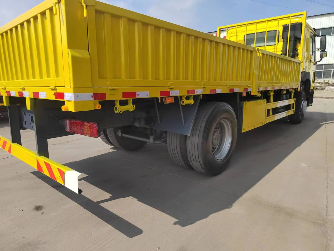 SINOTRUK HOWO 4x2 cargo truck - Kipper: das Bild 5 SINOTRUK HOWO 4x2 cargo truck - Kipper: das Bild 5