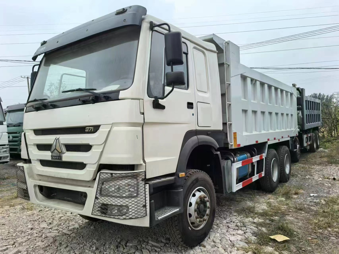 SINOTRUK HOWO 6x4 - Kühlkoffer LKW: das Bild 1 SINOTRUK HOWO 6x4 - Kühlkoffer LKW: das Bild 1