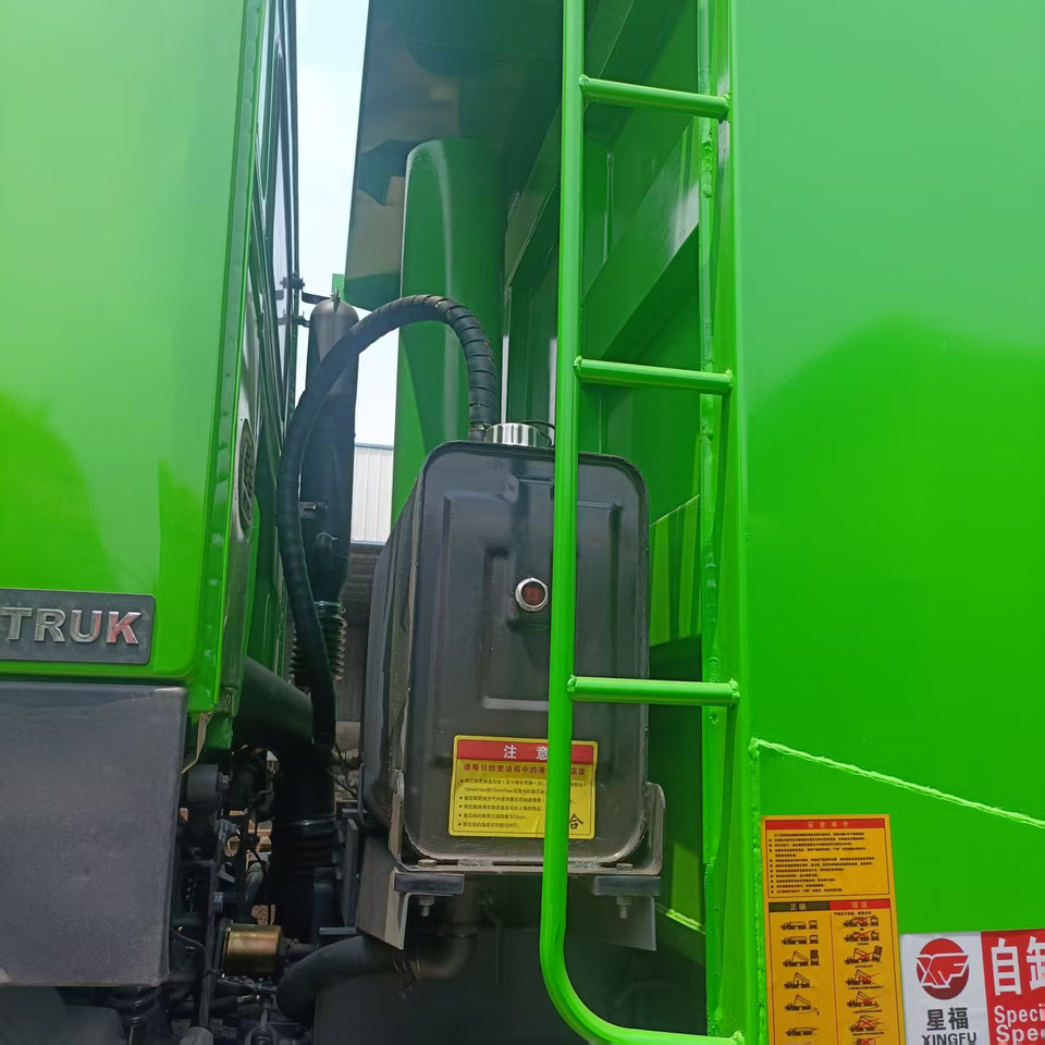 Kipper SINOTRUK HOWO 6x4: das Bild 6 Kipper SINOTRUK HOWO 6x4: das Bild 6