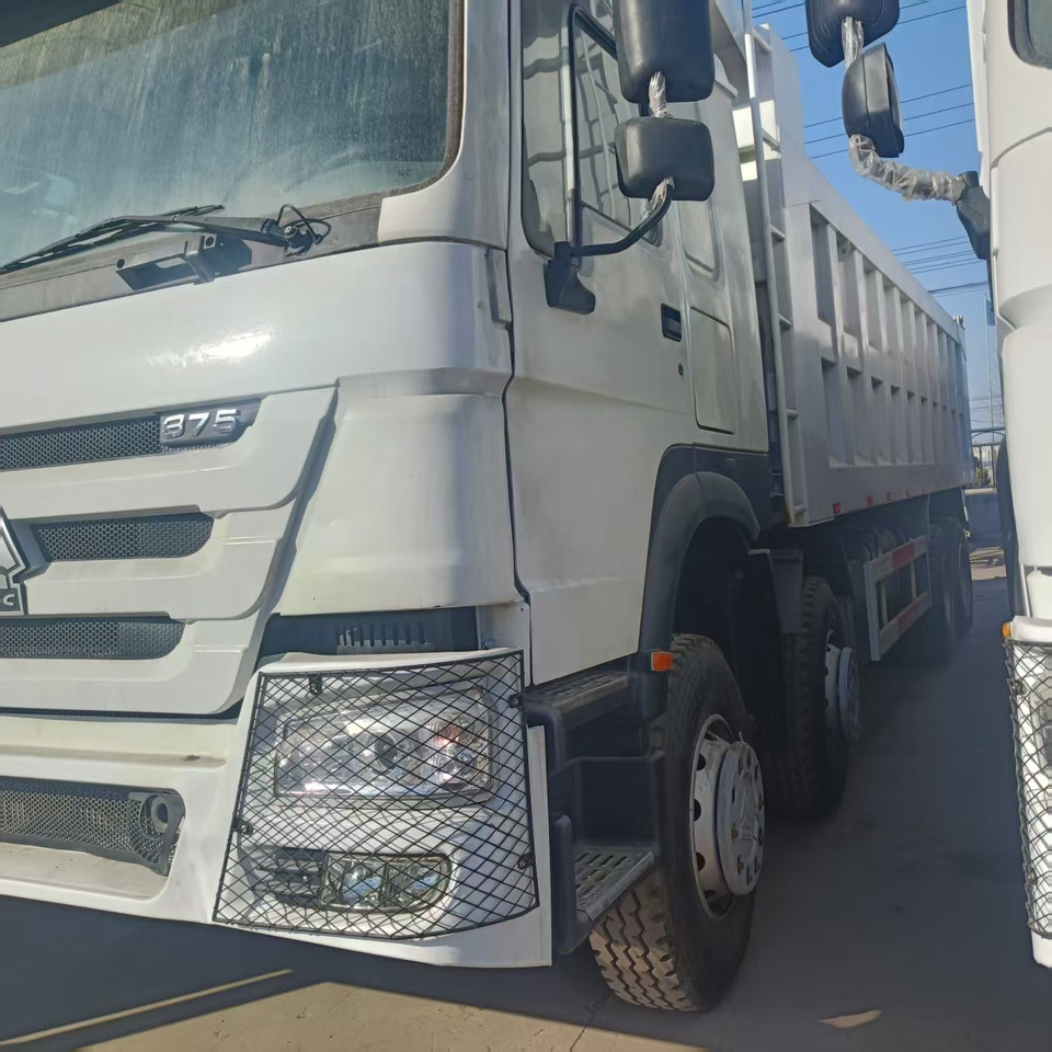 SINOTRUK HOWO 8x4 - Kipper: das Bild 4 SINOTRUK HOWO 8x4 - Kipper: das Bild 4