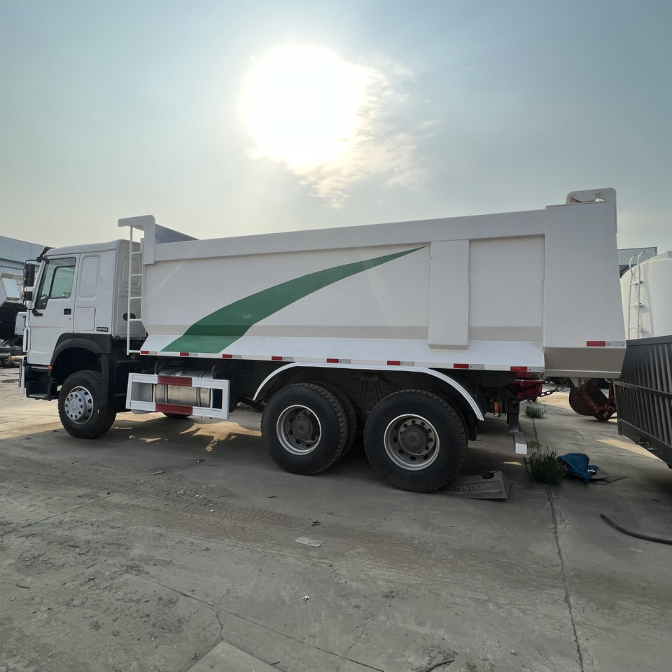 SINOTRUK HOWO - Koffer LKW: das Bild 4 SINOTRUK HOWO - Koffer LKW: das Bild 4