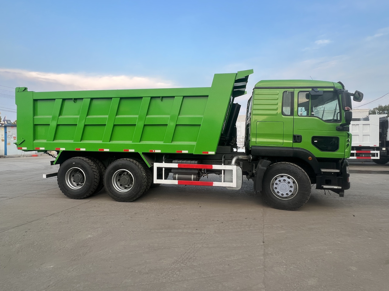 SINOTRUK TX 6x4 - Kipper: das Bild 3 SINOTRUK TX 6x4 - Kipper: das Bild 3