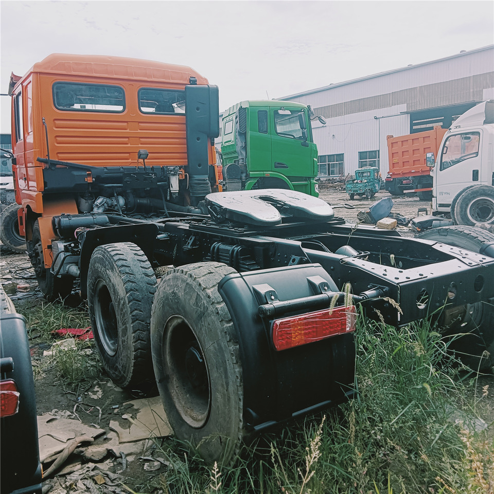 SHACMAN F3000 trailer head - Sattelzugmaschine: das Bild 2 SHACMAN F3000 trailer head - Sattelzugmaschine: das Bild 2