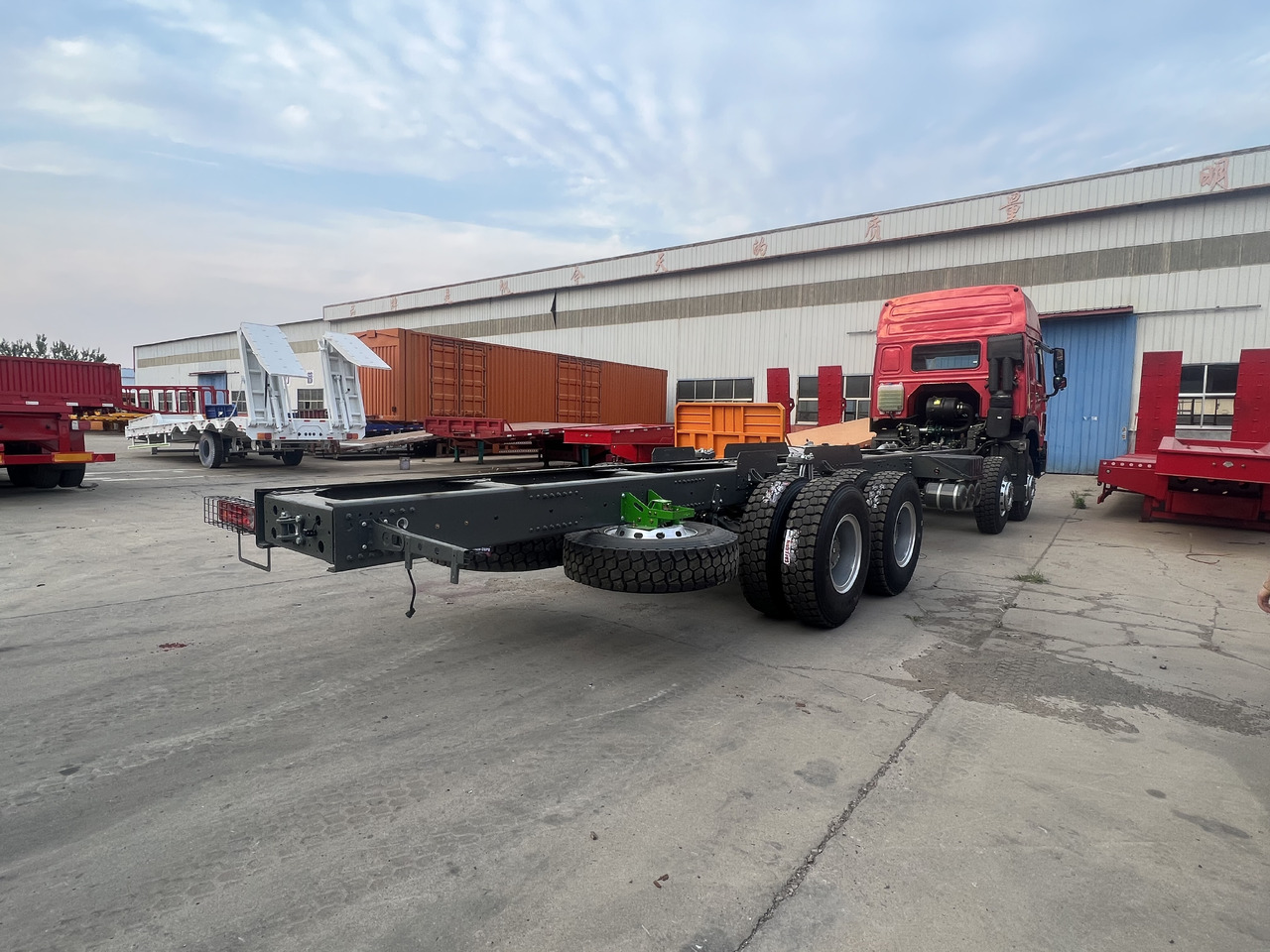 SINOTRUK HOWO - Sattelzugmaschine: das Bild 5 SINOTRUK HOWO - Sattelzugmaschine: das Bild 5