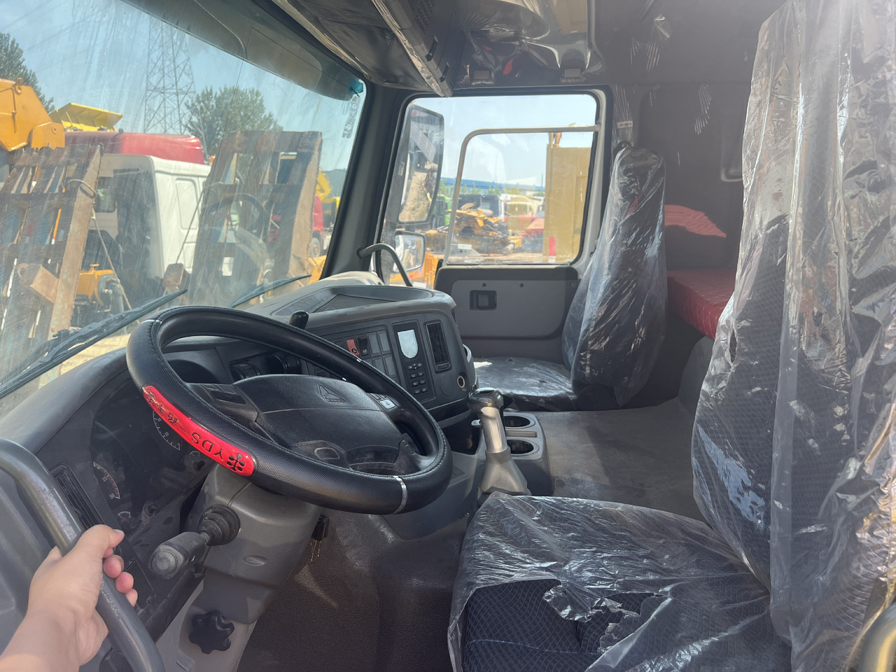 SINOTRUK HOWO trailer head – Leasing SINOTRUK HOWO trailer head: das Bild 9