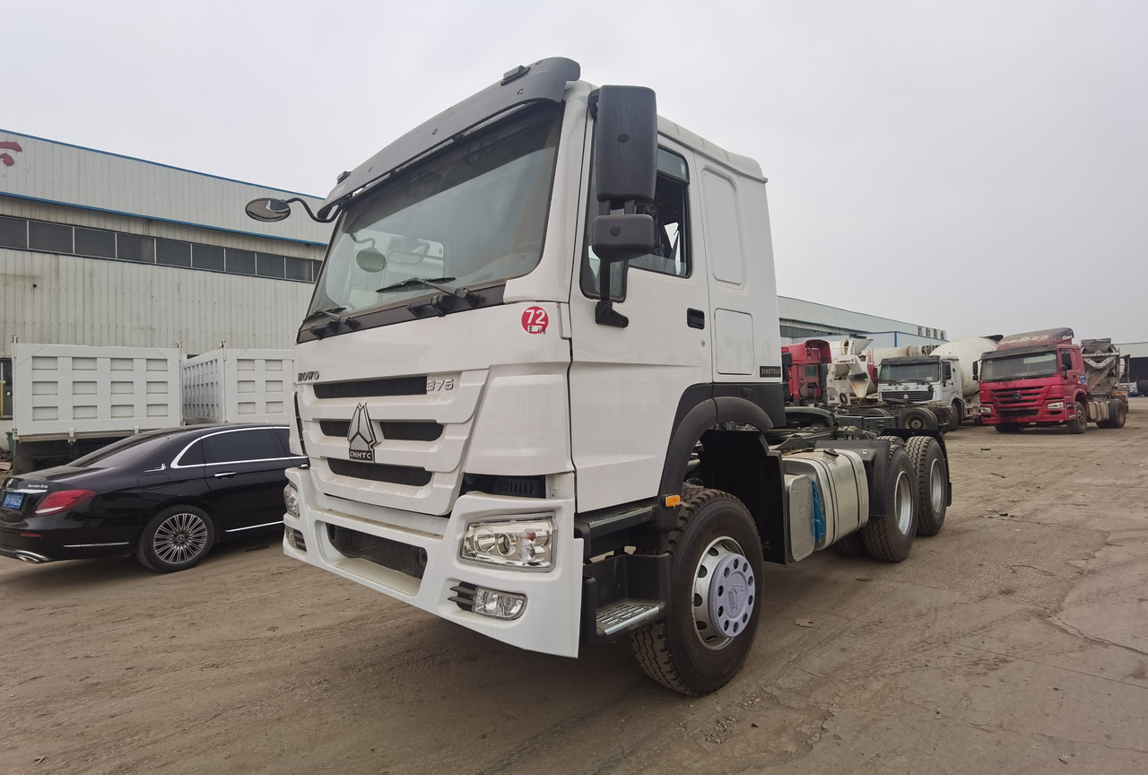 SINOTRUK HOWO trailer head - Sattelzugmaschine: das Bild 1 SINOTRUK HOWO trailer head - Sattelzugmaschine: das Bild 1