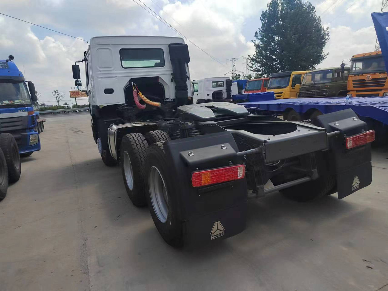 SINOTRUK Trailer head - Sattelzugmaschine: das Bild 2 SINOTRUK Trailer head - Sattelzugmaschine: das Bild 2