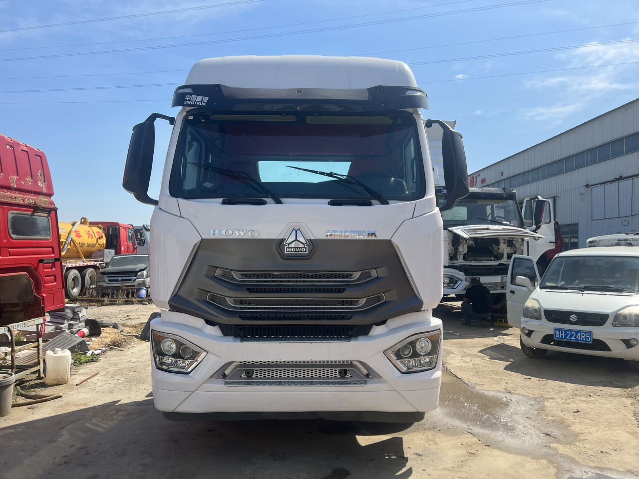 SINOTRUK Trailer head - Sattelzugmaschine: das Bild 2 SINOTRUK Trailer head - Sattelzugmaschine: das Bild 2