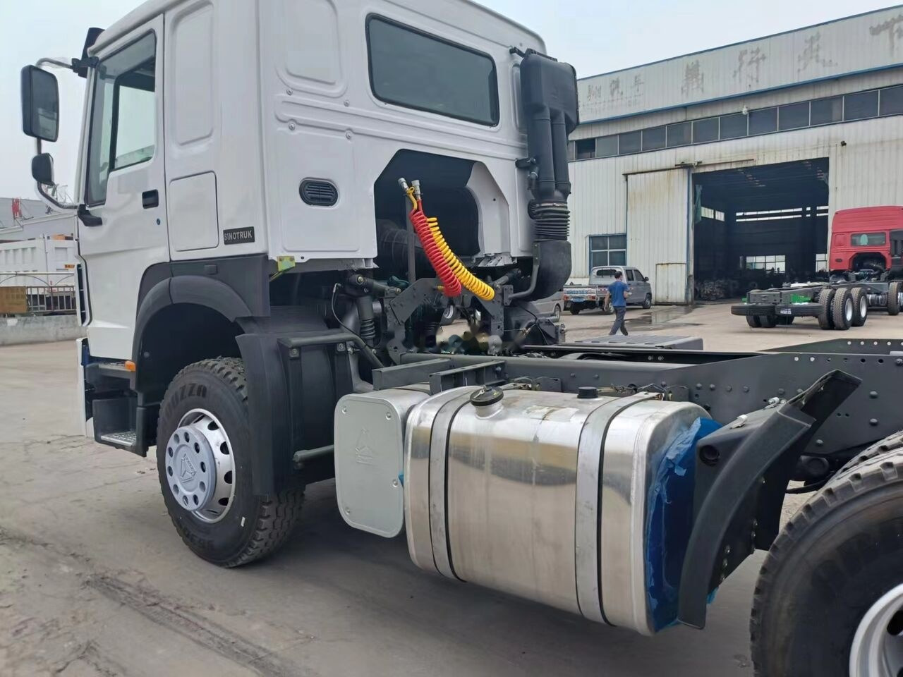 Sinotruk Howo 371 - Sattelzugmaschine: das Bild 4 Sinotruk Howo 371 - Sattelzugmaschine: das Bild 4