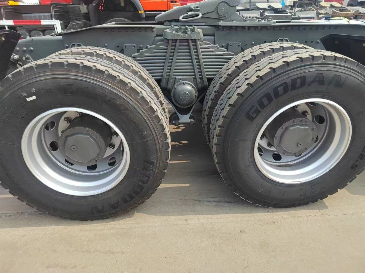 Sinotruk Howo 420 - Sattelzugmaschine: das Bild 2 Sinotruk Howo 420 - Sattelzugmaschine: das Bild 2