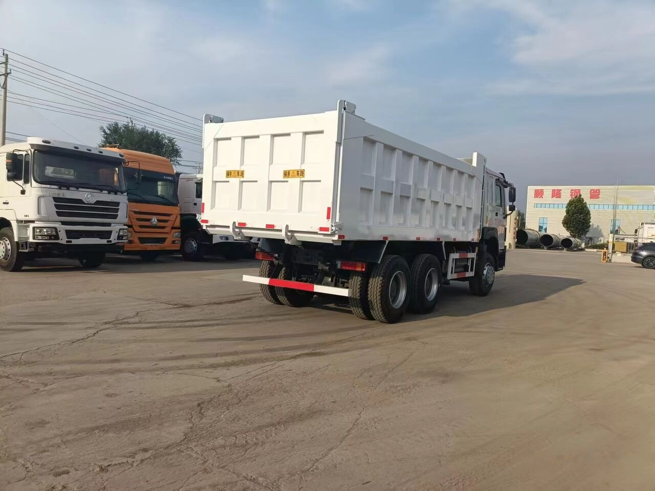 Sinotruk Howo 6*4 - Kipper: das Bild 2 Sinotruk Howo 6*4 - Kipper: das Bild 2