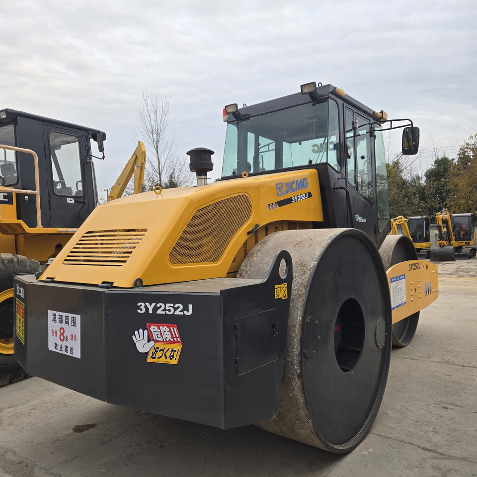 XCMG 3Y252J - Straßenwalze: das Bild 5 XCMG 3Y252J - Straßenwalze: das Bild 5