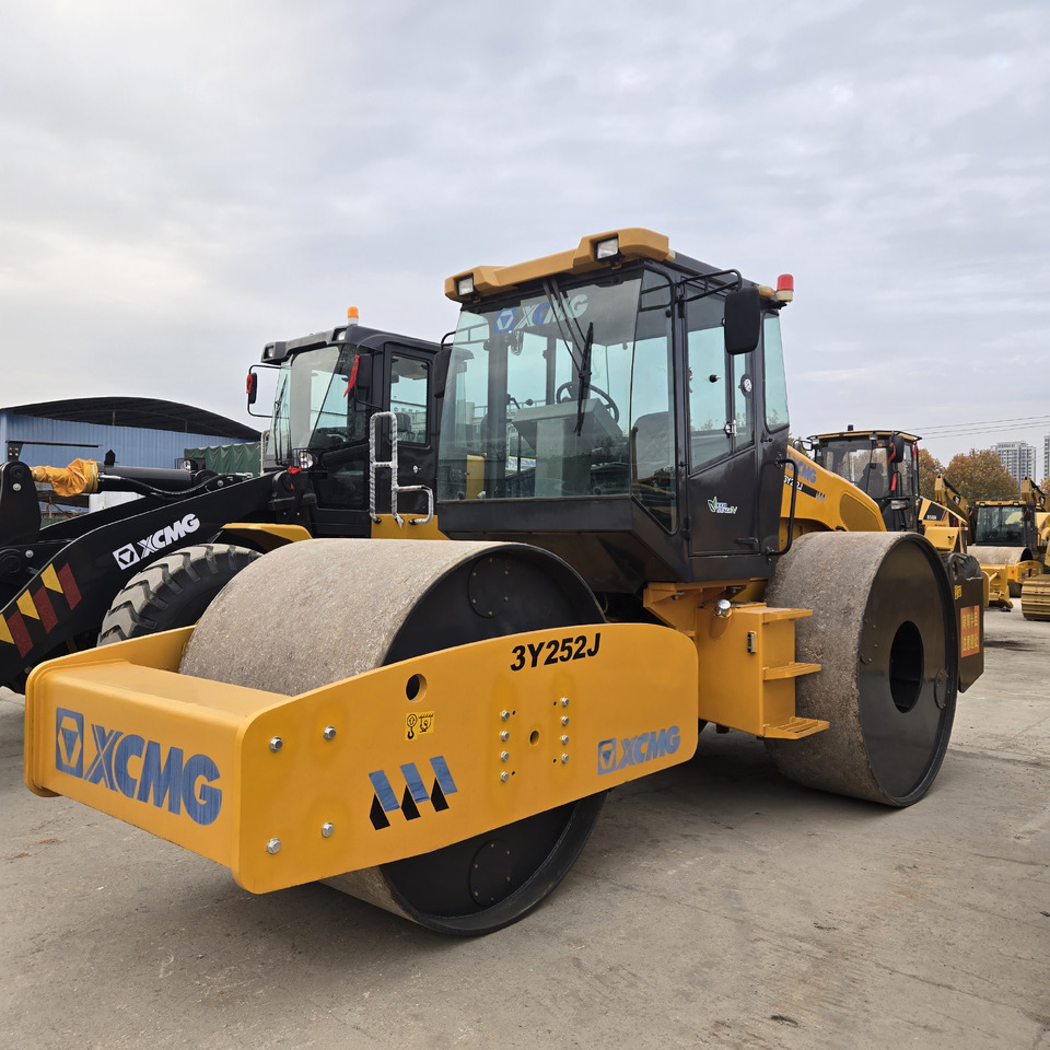 XCMG 3Y252J - Straßenwalze: das Bild 1 XCMG 3Y252J - Straßenwalze: das Bild 1