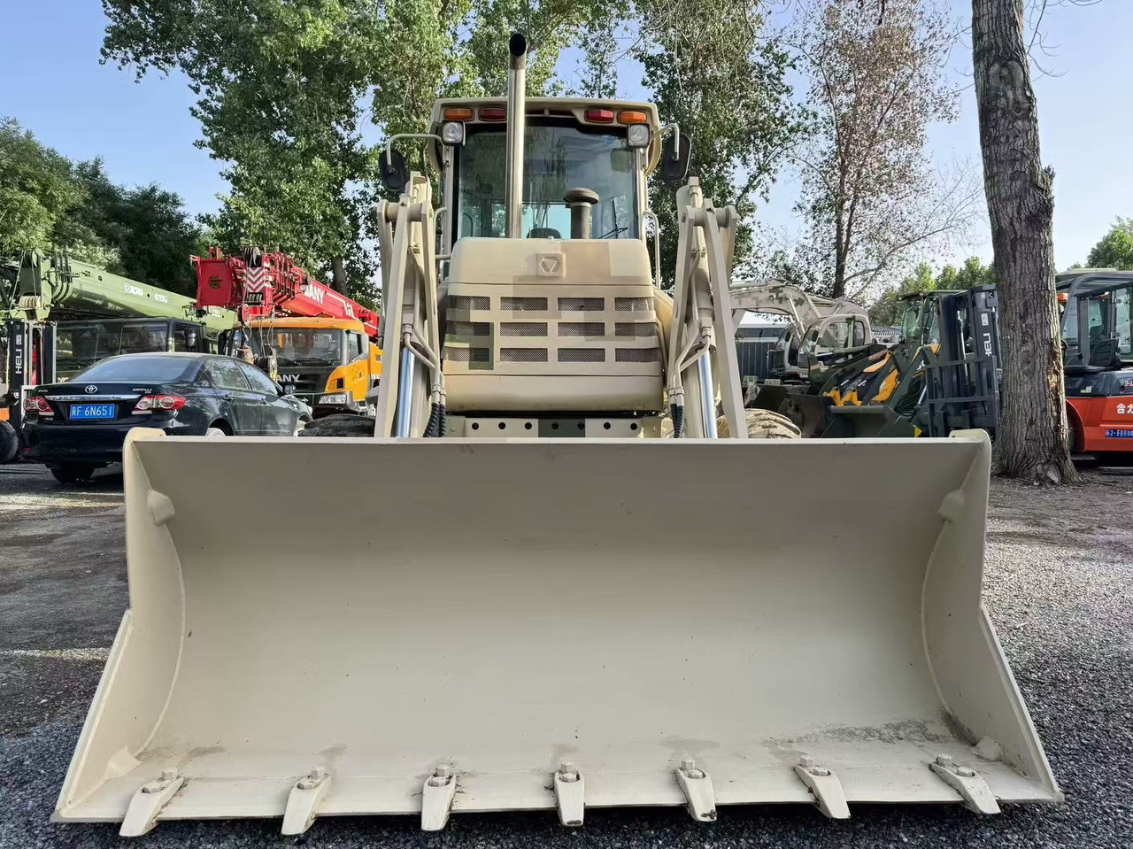 XCMG XT870 - Baggerlader: das Bild 2 XCMG XT870 - Baggerlader: das Bild 2