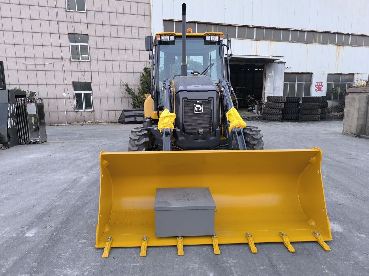 Baggerlader neu kaufen XCMG XT870K: das Bild 7