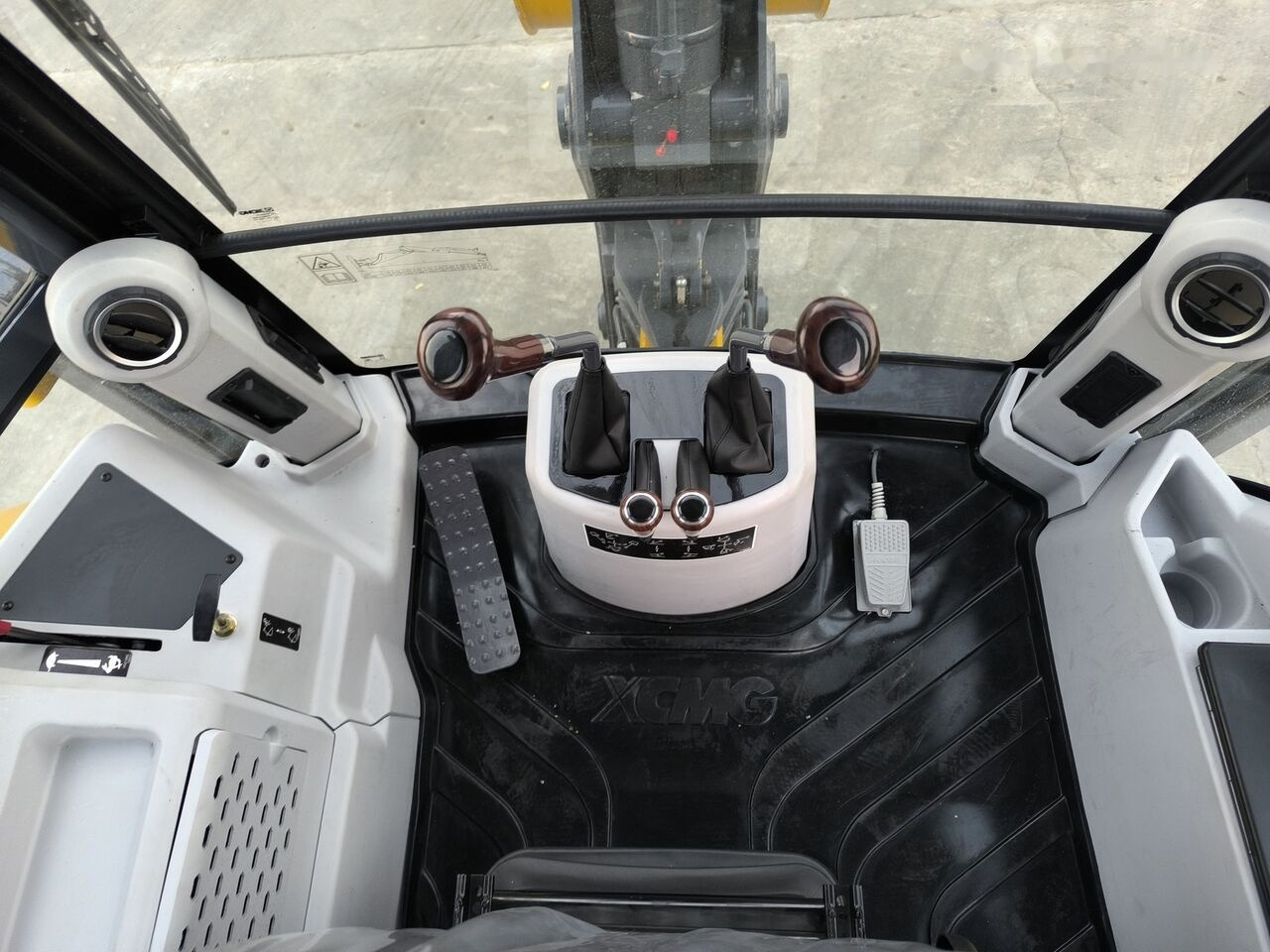 Baggerlader neu kaufen XCMG XT870K: das Bild 9