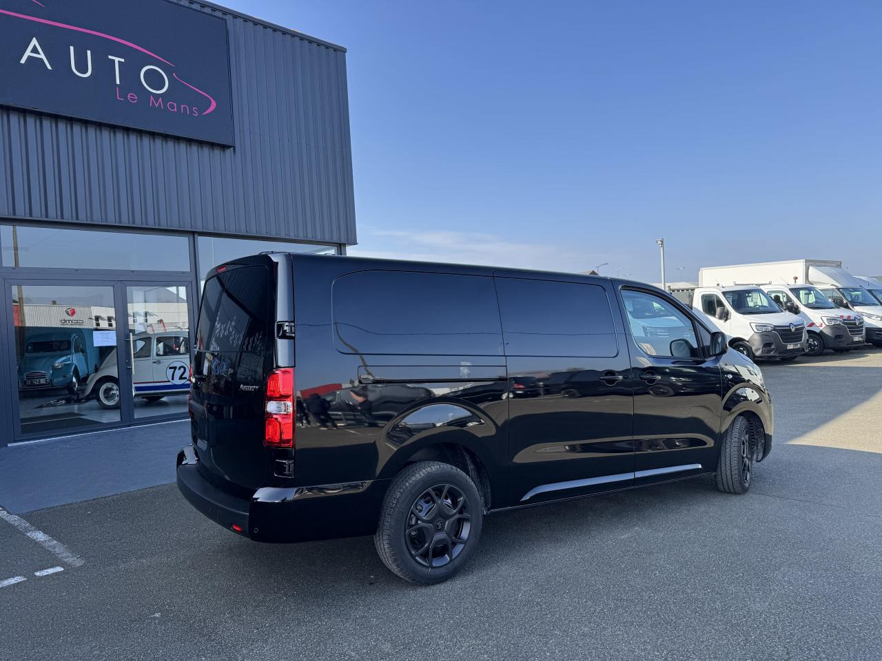 CITROEN Jumpy M 2.0 BlueHDi - 180 S&S - BV EAT8 III FOURGON . PHASE 2 - Kastenwagen: das Bild 5 CITROEN Jumpy M 2.0 BlueHDi - 180 S&S - BV EAT8 III FOURGON . PHASE 2 - Kastenwagen: das Bild 5