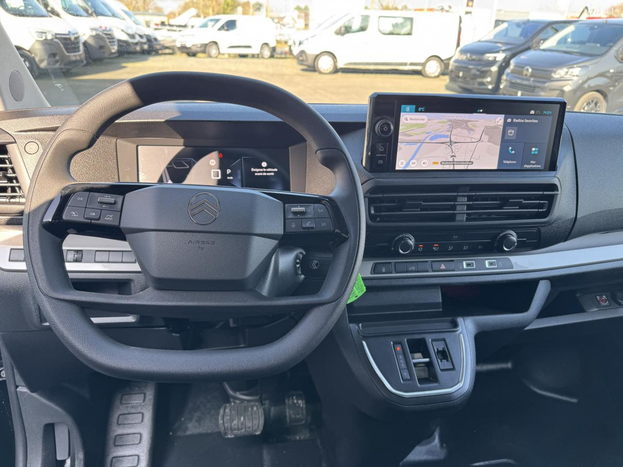 CITROEN Jumpy M 2.0 BlueHDi - 180 S&S - BV EAT8 III FOURGON . PHASE 2 - Kastenwagen: das Bild 4 CITROEN Jumpy M 2.0 BlueHDi - 180 S&S - BV EAT8 III FOURGON . PHASE 2 - Kastenwagen: das Bild 4