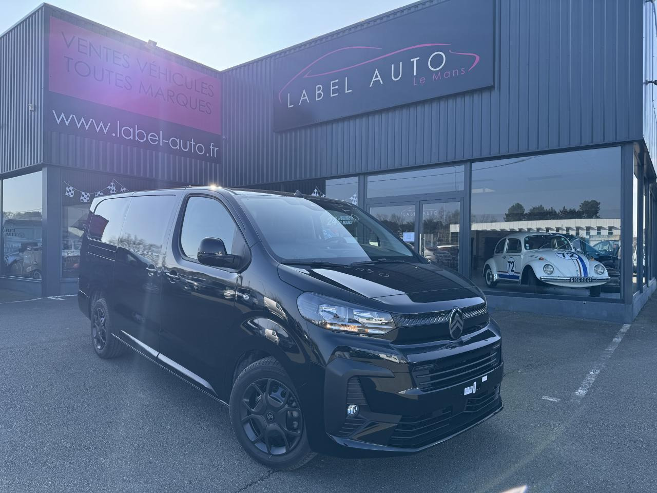 CITROEN Jumpy M 2.0 BlueHDi - 180 S&S - BV EAT8 III FOURGON . PHASE 2 - Kastenwagen: das Bild 1 CITROEN Jumpy M 2.0 BlueHDi - 180 S&S - BV EAT8 III FOURGON . PHASE 2 - Kastenwagen: das Bild 1