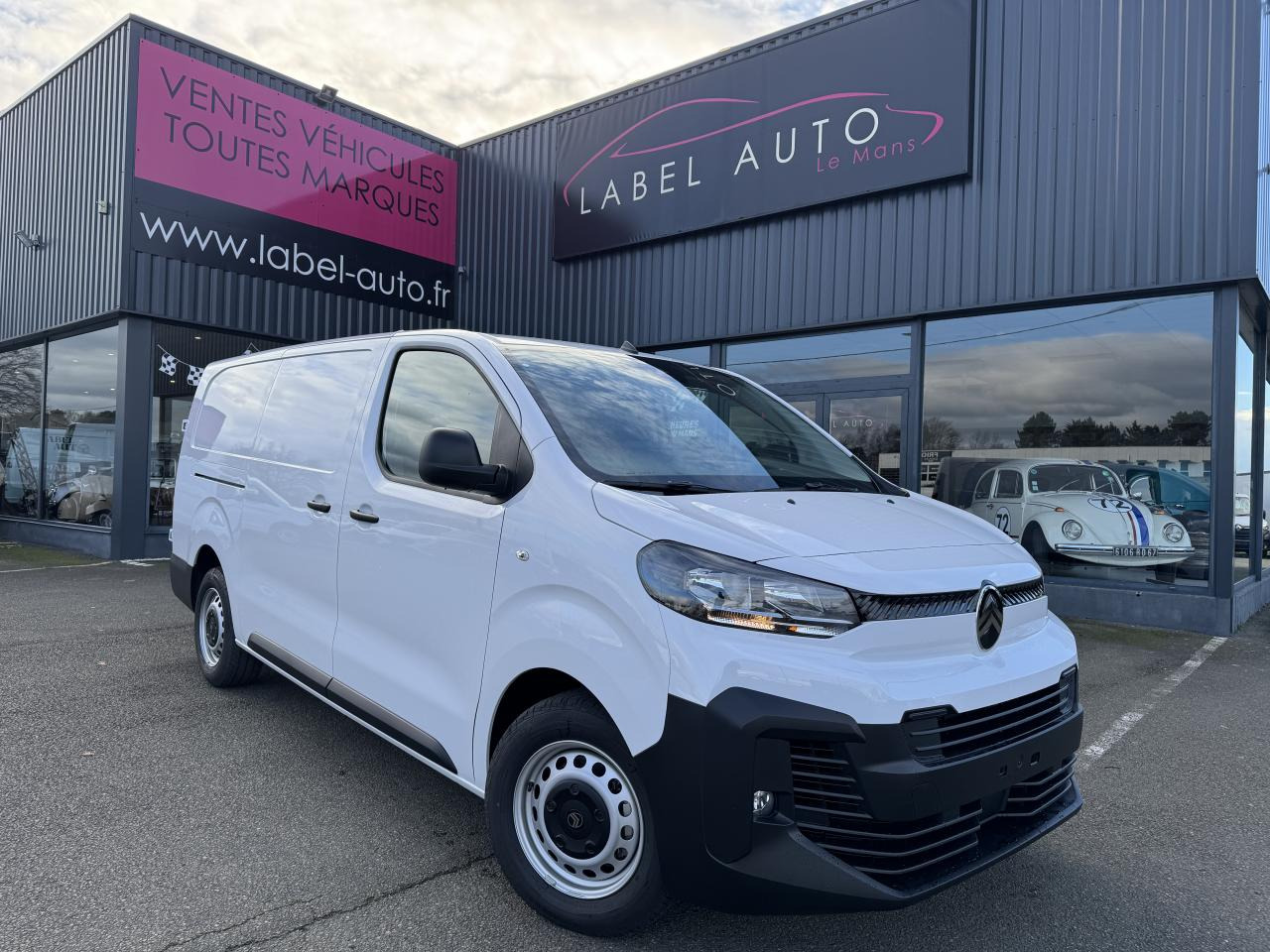 CITROEN Jumpy XL 2.0 BlueHDi - 145 S&S - BVM III FOURGON . PHASE 2 - Kastenwagen: das Bild 1 CITROEN Jumpy XL 2.0 BlueHDi - 145 S&S - BVM III FOURGON . PHASE 2 - Kastenwagen: das Bild 1