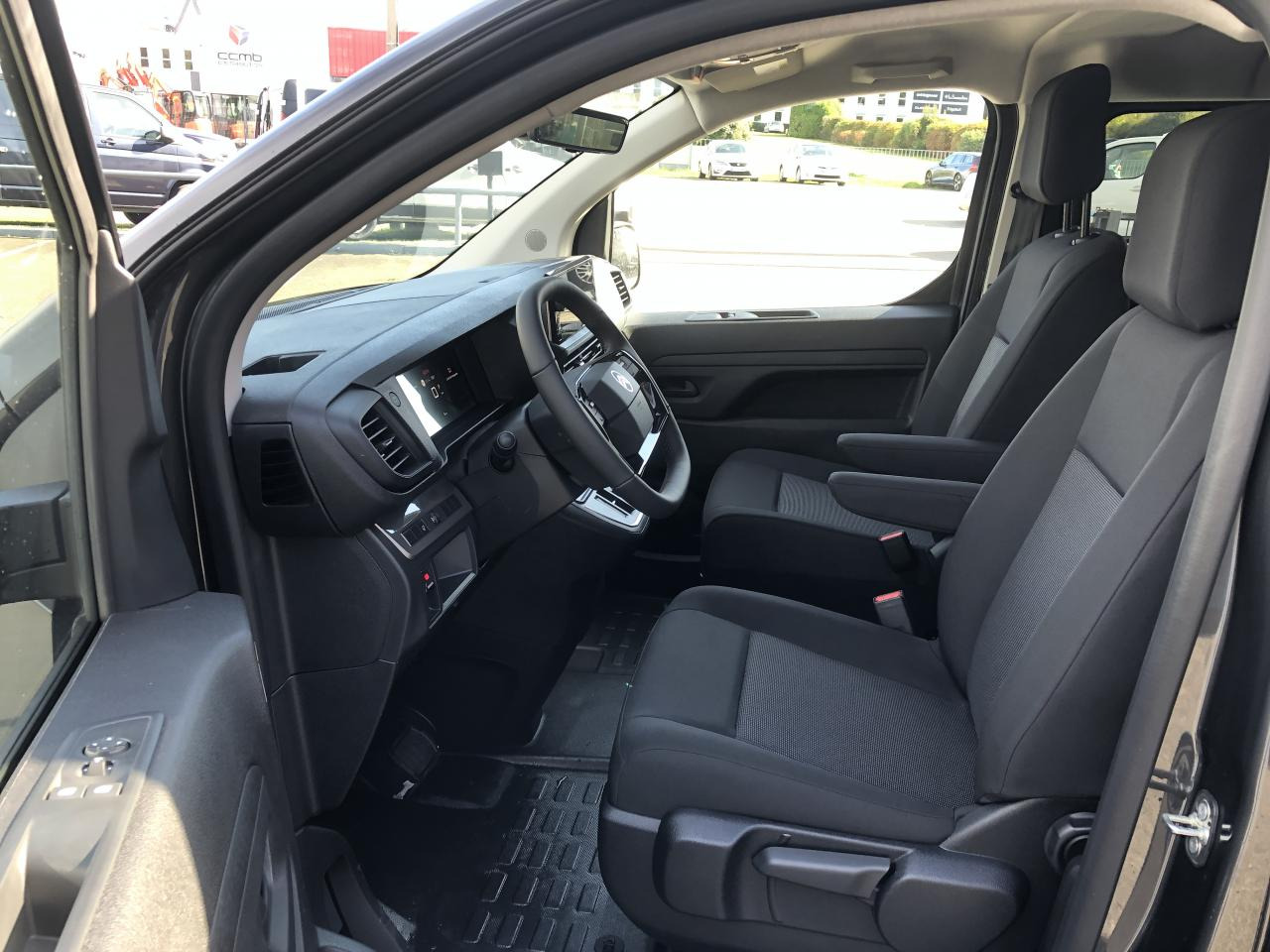 CITROEN Jumpy XL 2.0 BlueHDi - 180 S&S - BV EAT8 III CABINE APPROFONDIE Cabine approfondie Fixe PHASE 2 - Kastenwagen: das Bild 5 CITROEN Jumpy XL 2.0 BlueHDi - 180 S&S - BV EAT8 III CABINE APPROFONDIE Cabine approfondie Fixe PHASE 2 - Kastenwagen: das Bild 5