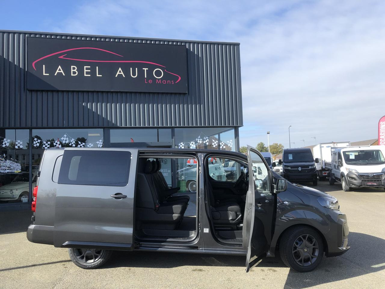 CITROEN Jumpy XL 2.0 BlueHDi - 180 S&S - BV EAT8 III CABINE APPROFONDIE Cabine approfondie Fixe PHASE 2 - Kastenwagen: das Bild 3 CITROEN Jumpy XL 2.0 BlueHDi - 180 S&S - BV EAT8 III CABINE APPROFONDIE Cabine approfondie Fixe PHASE 2 - Kastenwagen: das Bild 3