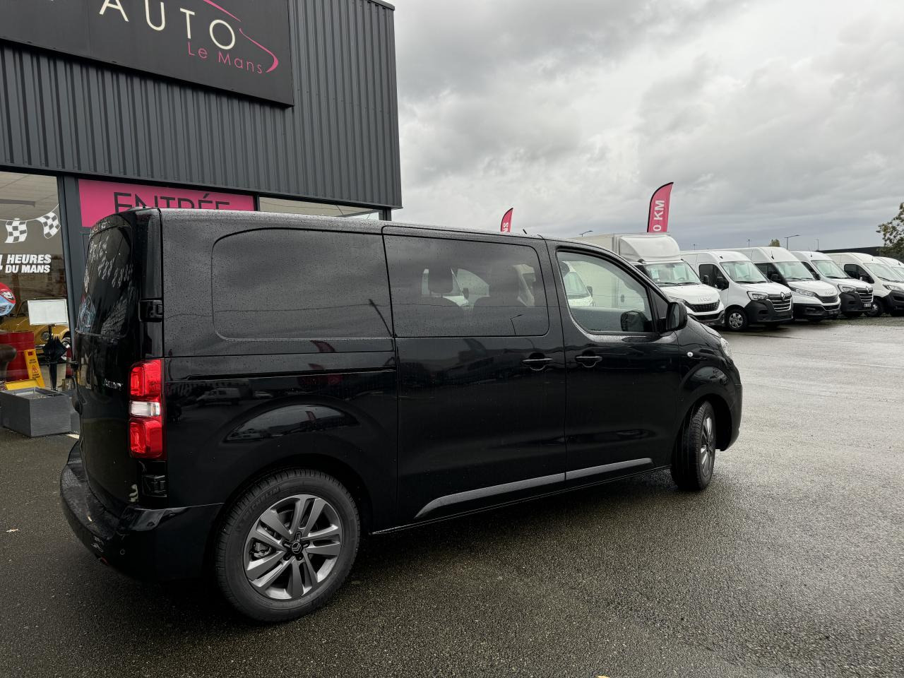 CITROEN jumpy M 2.0 BLUEHDI 180 S S EAT8 DOUBLE CABINE 5 PLACES - Kastenwagen: das Bild 5 CITROEN jumpy M 2.0 BLUEHDI 180 S S EAT8 DOUBLE CABINE 5 PLACES - Kastenwagen: das Bild 5