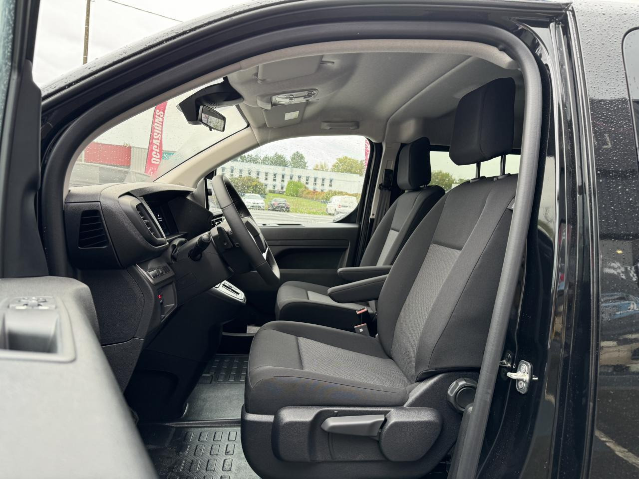 CITROEN jumpy M 2.0 BLUEHDI 180 S S EAT8 DOUBLE CABINE 5 PLACES - Kastenwagen: das Bild 4 CITROEN jumpy M 2.0 BLUEHDI 180 S S EAT8 DOUBLE CABINE 5 PLACES - Kastenwagen: das Bild 4