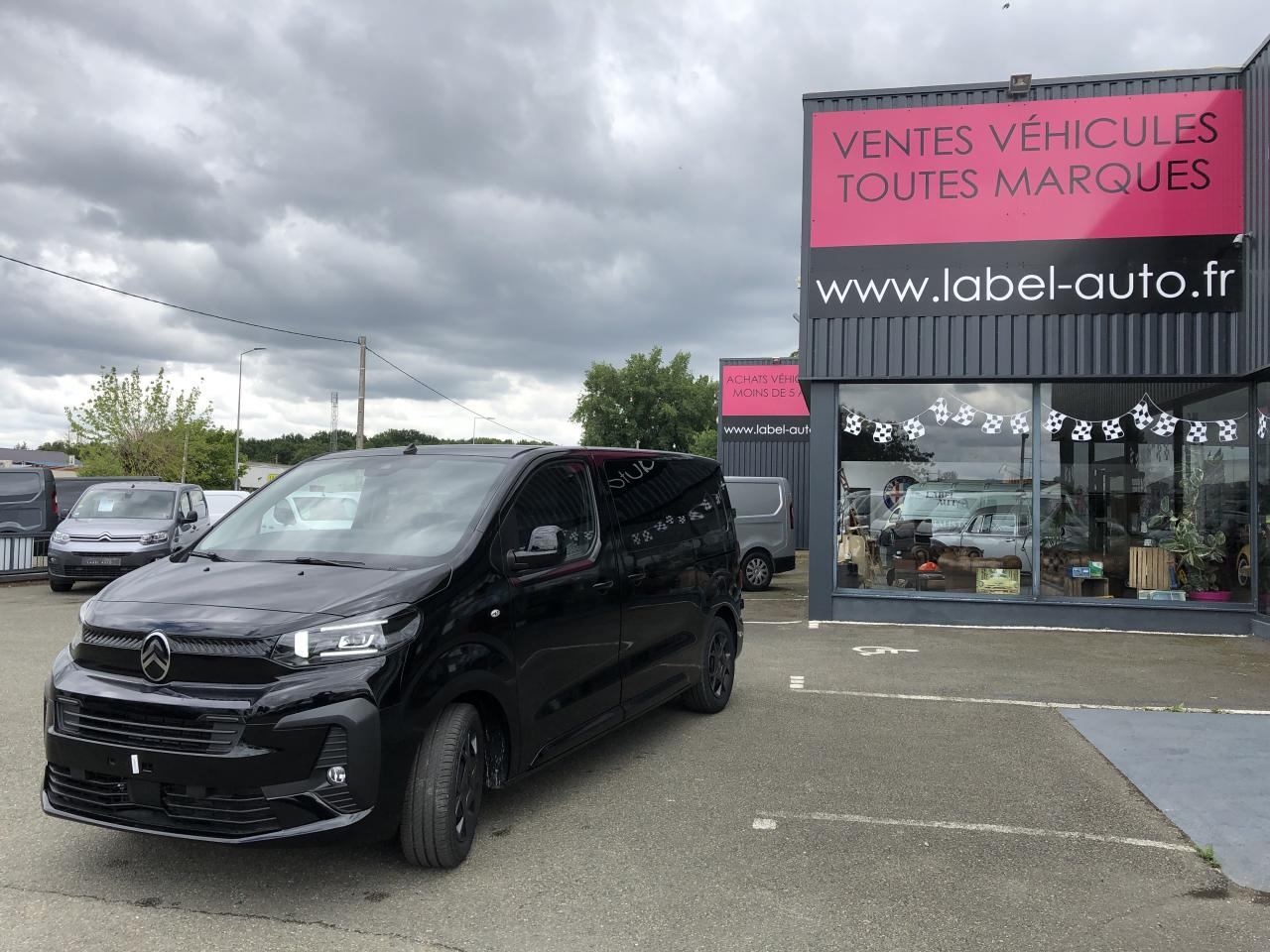 CITROEN jumpy XL 2.0 BLUEHDI 180CH S&S CABINE APPROFONDIE FIXE EAT8 5 PLACES - Kastenwagen: das Bild 5 CITROEN jumpy XL 2.0 BLUEHDI 180CH S&S CABINE APPROFONDIE FIXE EAT8 5 PLACES - Kastenwagen: das Bild 5