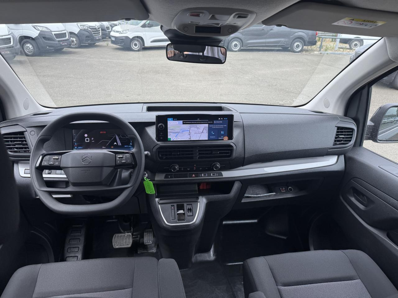 Citroen Jumpy XL 2.0 BLUEHDI 180CH S&S CABINE APPROFONDIE FIXE EAT8 5 PLACES - Transporter mit Doppelkabine: das Bild 3 Citroen Jumpy XL 2.0 BLUEHDI 180CH S&S CABINE APPROFONDIE FIXE EAT8 5 PLACES - Transporter mit Doppelkabine: das Bild 3
