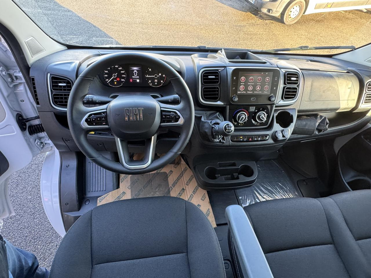 FIAT Ducato Tôlé 3.3 L H2 2.2 - 140ch - Kastenwagen: das Bild 3 FIAT Ducato Tôlé 3.3 L H2 2.2 - 140ch - Kastenwagen: das Bild 3