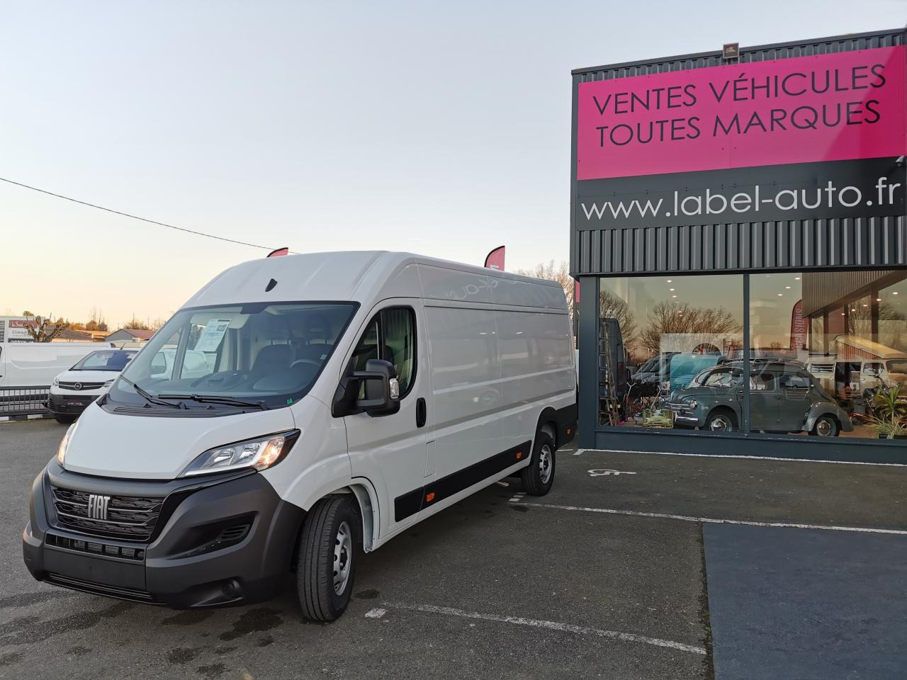 Kastenwagen neu kaufen FIAT Ducato Tôlé Maxi 3.5 XL H2 2.2 - 140 S&S III FOURGON TOLE Fourgon Tôlé: das Bild 6 Kastenwagen neu kaufen FIAT Ducato Tôlé Maxi 3.5 XL H2 2.2 - 140 S&S III FOURGON TOLE Fourgon Tôlé: das Bild 6