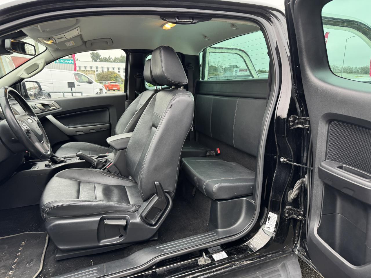 FORD RANGER 2.0 ECOBLUE 170CH SUPER CABINE XLT - Pick-up: das Bild 4 FORD RANGER 2.0 ECOBLUE 170CH SUPER CABINE XLT - Pick-up: das Bild 4