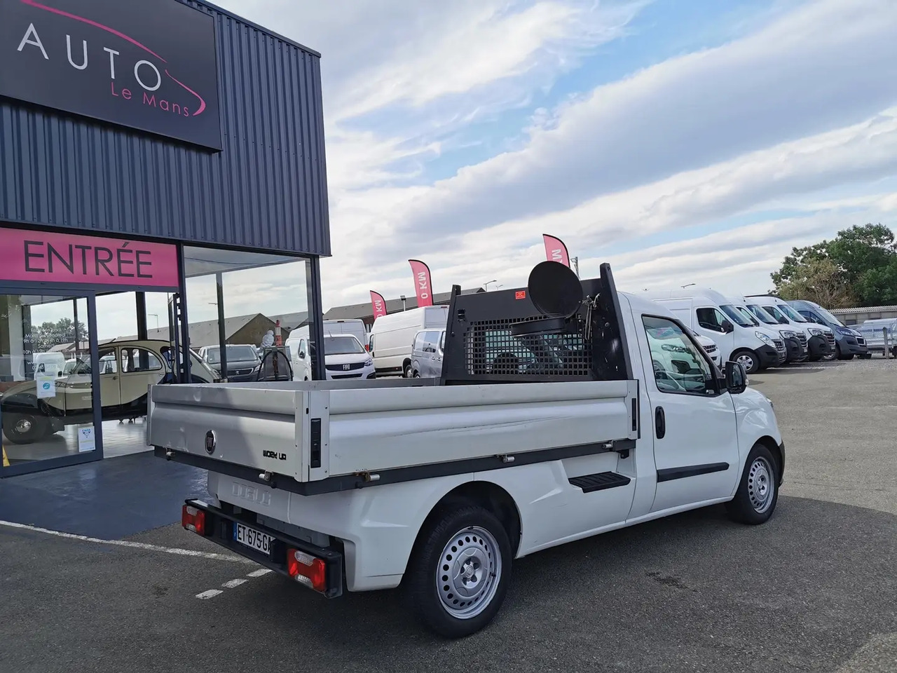 Fiat Doblo Cargo WORK UP MAXI 1.6 MULTIJET 105CH PRO LOUNGE - Pritsche Transporter: das Bild 4 Fiat Doblo Cargo WORK UP MAXI 1.6 MULTIJET 105CH PRO LOUNGE - Pritsche Transporter: das Bild 4