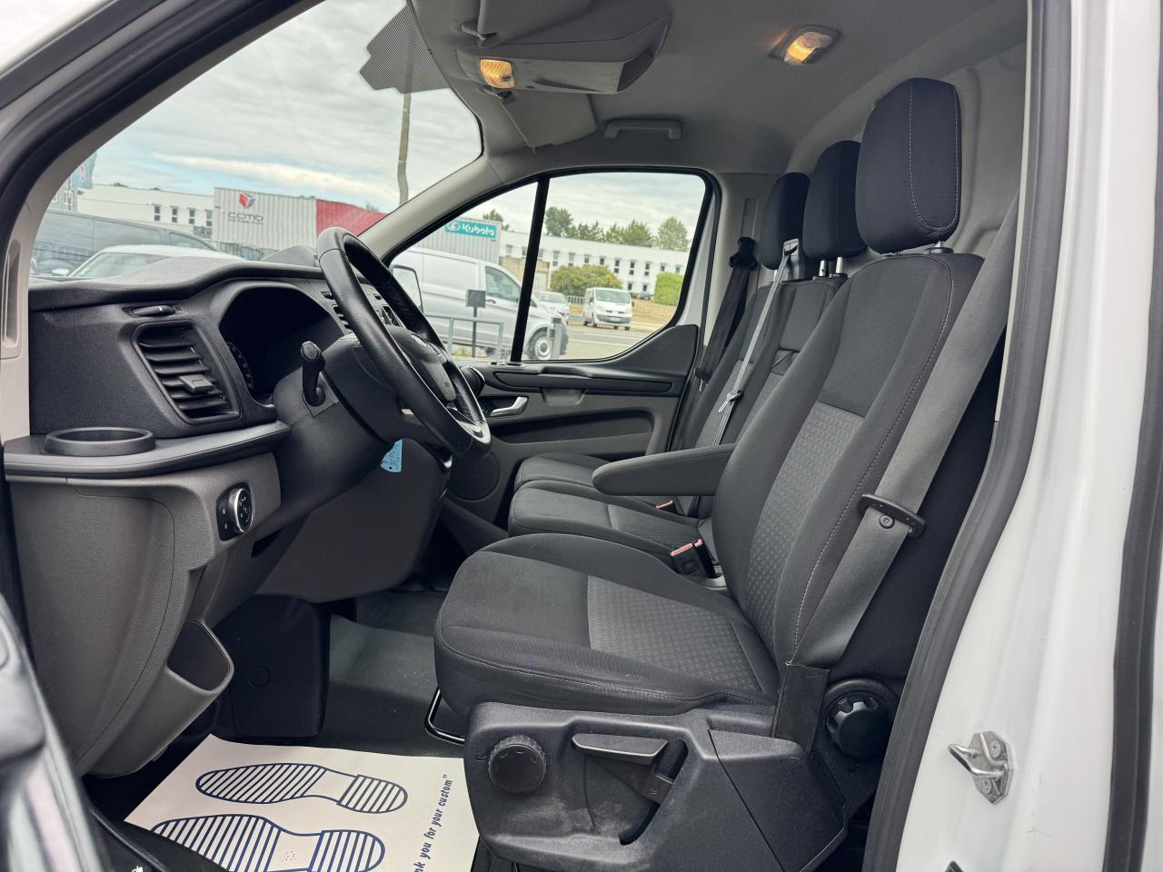 Ford Transit Custom 300 L2H1 2.0 ECOBLUE 130 HYBRID TREND BUSINESS - Kastenwagen: das Bild 4 Ford Transit Custom 300 L2H1 2.0 ECOBLUE 130 HYBRID TREND BUSINESS - Kastenwagen: das Bild 4