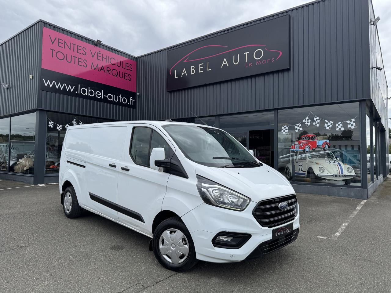 Ford Transit Custom 300 L2H1 2.0 ECOBLUE 130 HYBRID TREND BUSINESS - Kastenwagen: das Bild 1 Ford Transit Custom 300 L2H1 2.0 ECOBLUE 130 HYBRID TREND BUSINESS - Kastenwagen: das Bild 1
