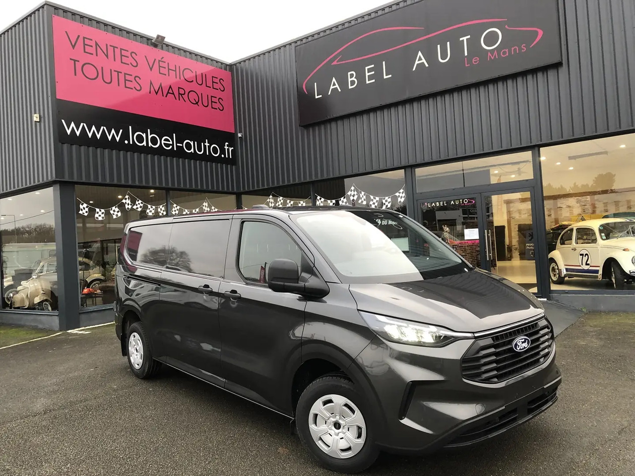 Ford Transit Custom 320 L2H1 2.0 ECOBLUE 170CH TREND BVA8 - Kastenwagen: das Bild 1 Ford Transit Custom 320 L2H1 2.0 ECOBLUE 170CH TREND BVA8 - Kastenwagen: das Bild 1