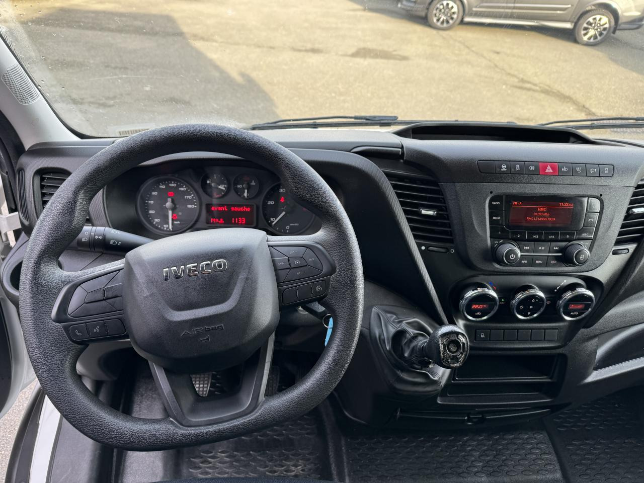 IVECO Daily 35C16 CAISSE HAYON 20M3 RJ 3.0L 160CH - Koffer Transporter: das Bild 4 IVECO Daily 35C16 CAISSE HAYON 20M3 RJ 3.0L 160CH - Koffer Transporter: das Bild 4