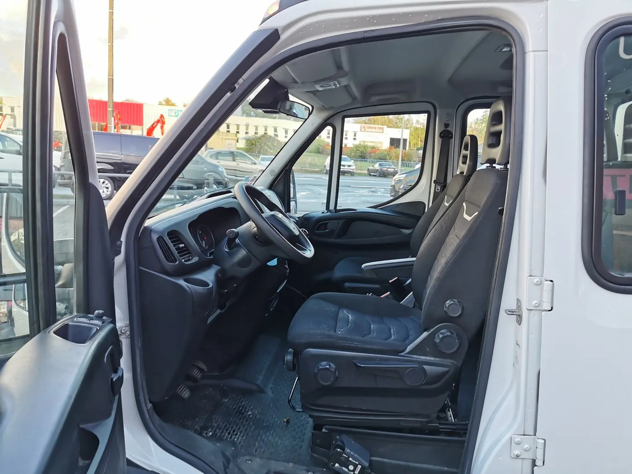 Iveco Daily 35C14H EMPATTEMENT 3750 - Kipper Transporter: das Bild 4 Iveco Daily 35C14H EMPATTEMENT 3750 - Kipper Transporter: das Bild 4