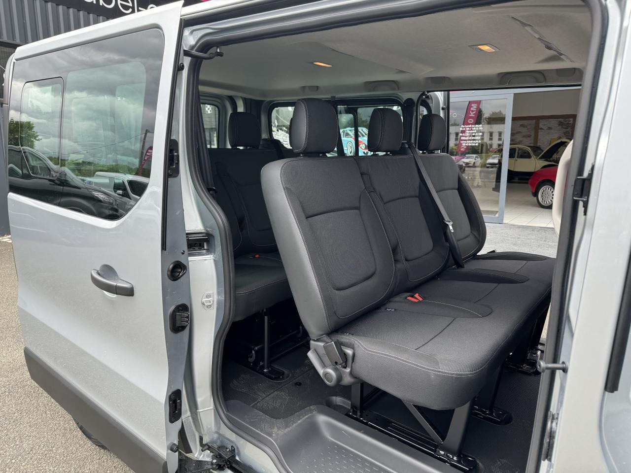 NISSAN Primastar N-Connecta 3.0t L2H1 2.0 dCi - 150 - BV DCT - S/S II 2021 COMBI Combi L2H1 PHASE 2 - Personentransporter: das Bild 5 NISSAN Primastar N-Connecta 3.0t L2H1 2.0 dCi - 150 - BV DCT - S/S II 2021 COMBI Combi L2H1 PHASE 2 - Personentransporter: das Bild 5
