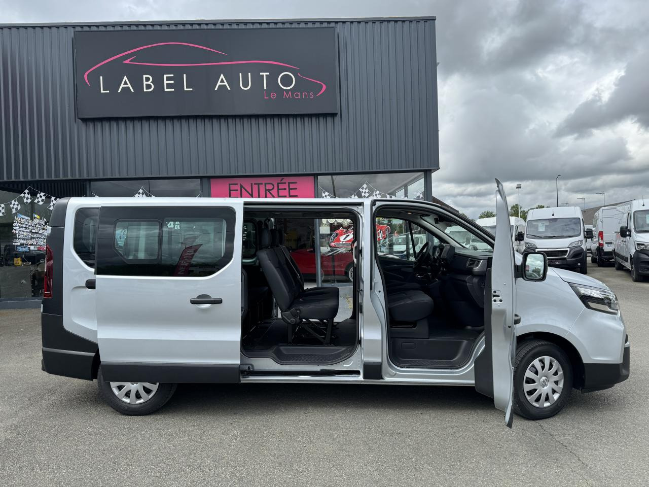 NISSAN Primastar N-Connecta 3.0t L2H1 2.0 dCi - 150 - BV DCT - S/S II 2021 COMBI Combi L2H1 PHASE 2 - Personentransporter: das Bild 4 NISSAN Primastar N-Connecta 3.0t L2H1 2.0 dCi - 150 - BV DCT - S/S II 2021 COMBI Combi L2H1 PHASE 2 - Personentransporter: das Bild 4