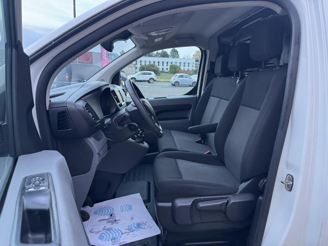 PEUGEOT EXPERT LONG 2.0 HDI 145CH ASPHALT - Kastenwagen: das Bild 4 PEUGEOT EXPERT LONG 2.0 HDI 145CH ASPHALT - Kastenwagen: das Bild 4