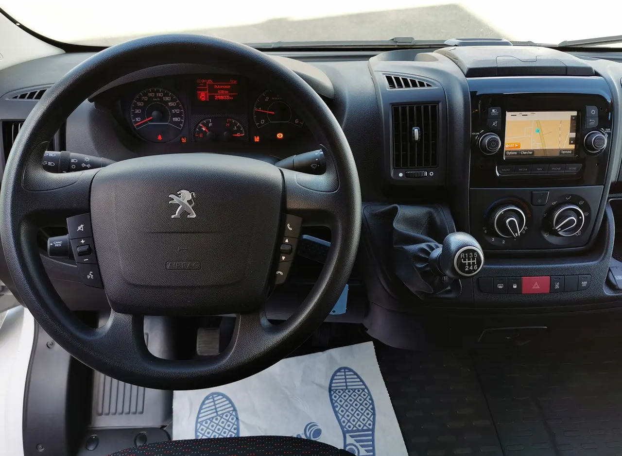 Peugeot Boxer 333 L2H2 2.2 BLUEHDI S&S 140CH ASPHALT - Kastenwagen: das Bild 4 Peugeot Boxer 333 L2H2 2.2 BLUEHDI S&S 140CH ASPHALT - Kastenwagen: das Bild 4