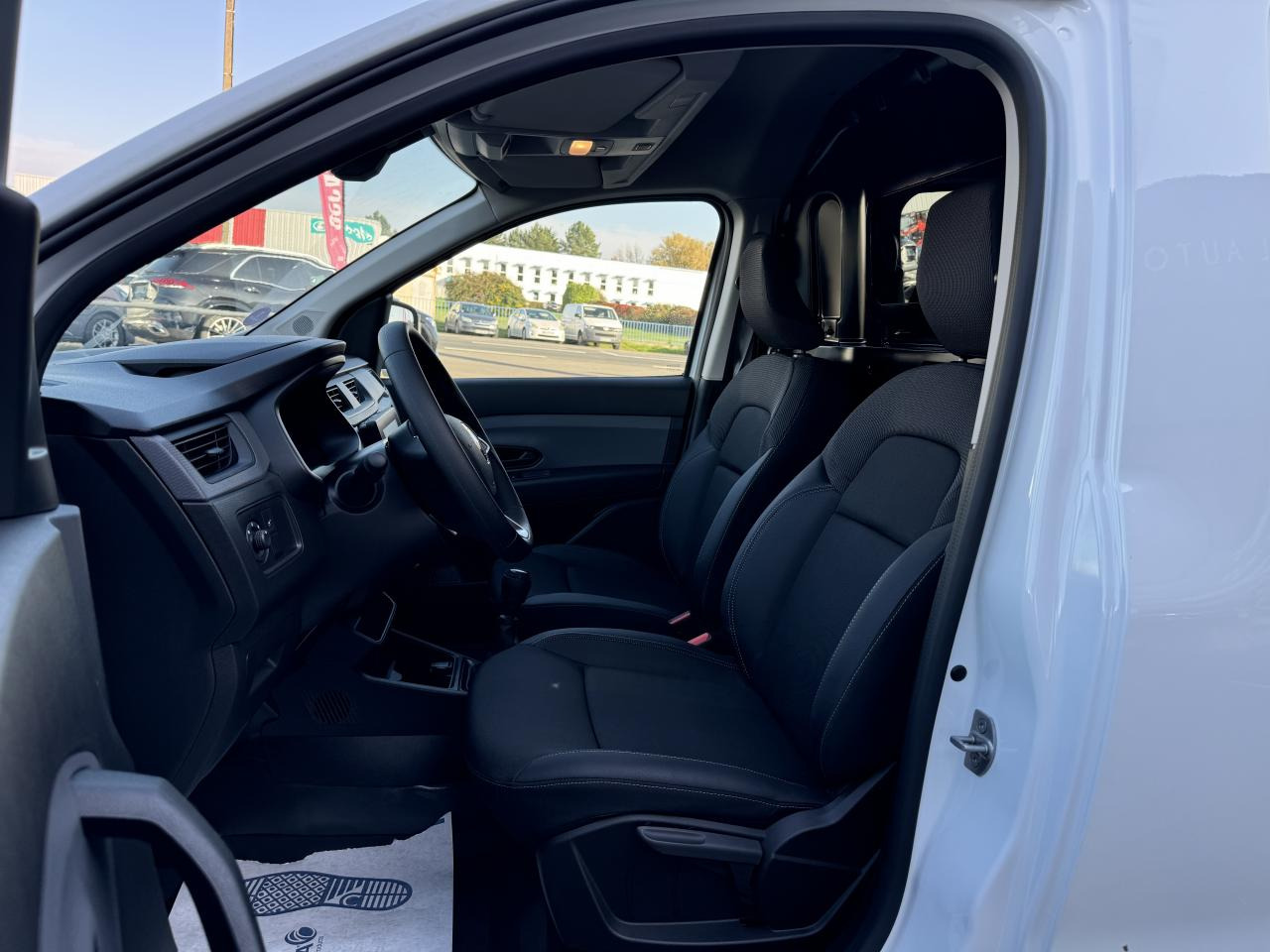 RENAULT EXPRESS 1.5 DCI 75CH CONFORT - Kastenwagen: das Bild 4 RENAULT EXPRESS 1.5 DCI 75CH CONFORT - Kastenwagen: das Bild 4