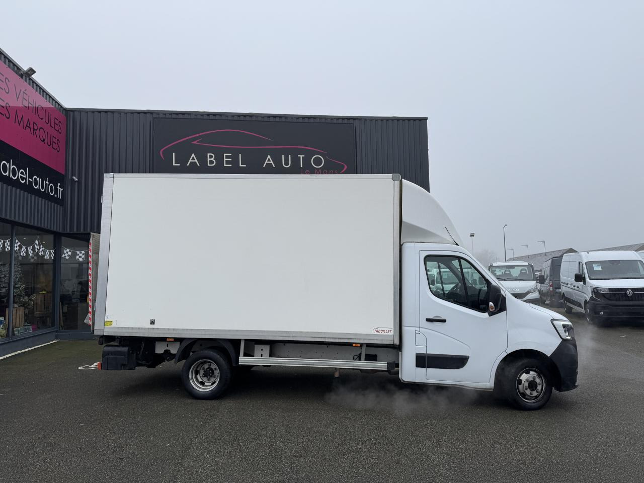 RENAULT Master Confort R3500 L2 2.3 dCi - 130 III CHASSIS CABINE Châssis Cabine L2 Propulsion PHASE 3 - Koffer Transporter: das Bild 1 RENAULT Master Confort R3500 L2 2.3 dCi - 130 III CHASSIS CABINE Châssis Cabine L2 Propulsion PHASE 3 - Koffer Transporter: das Bild 1