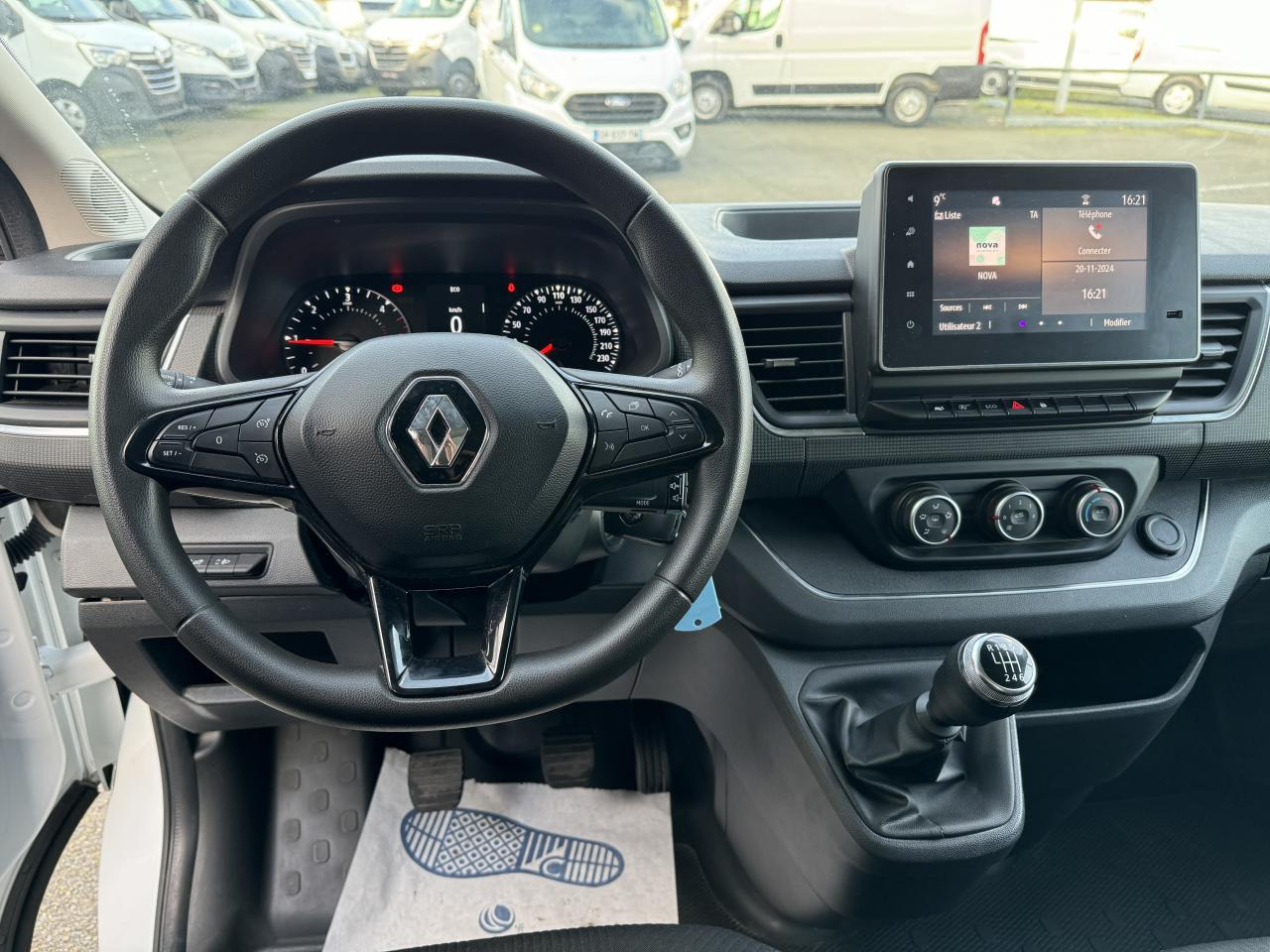 RENAULT TRAFIC L2H1 2.0 DCI 130CH GRAND CONFORT - Kastenwagen: das Bild 4 RENAULT TRAFIC L2H1 2.0 DCI 130CH GRAND CONFORT - Kastenwagen: das Bild 4